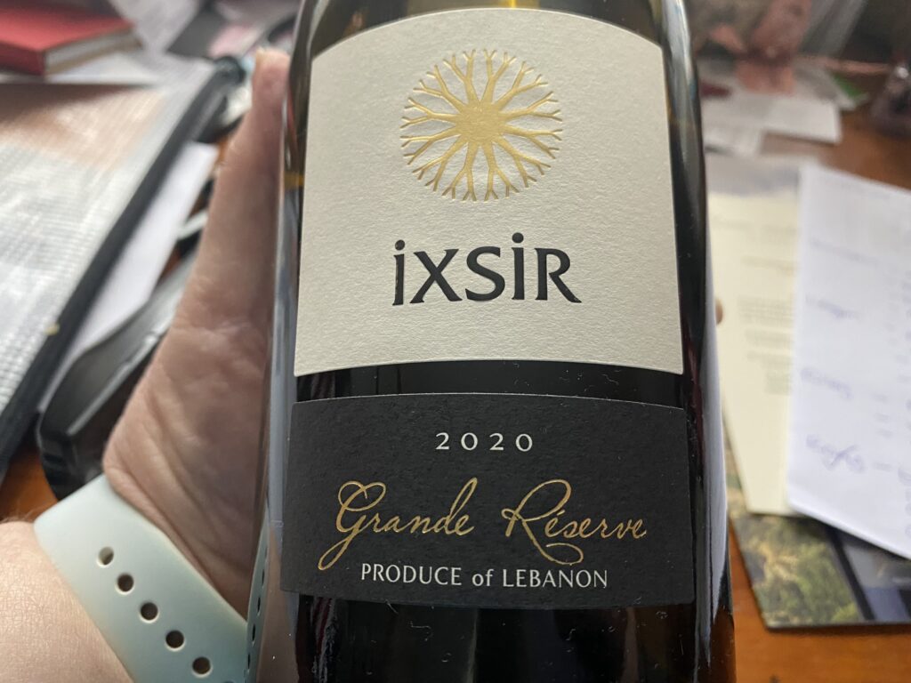 Bottle of white Grand Reserve IXSIR wine